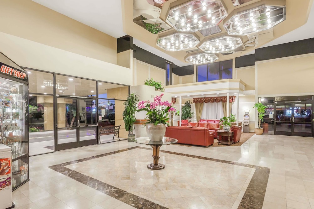 Ramada Plaza By Wyndham Garden Grove/Anaheim South 10/43