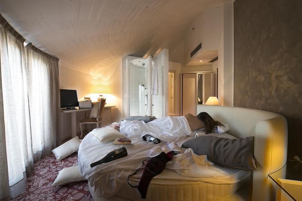 Hotel Leonessa 24/45