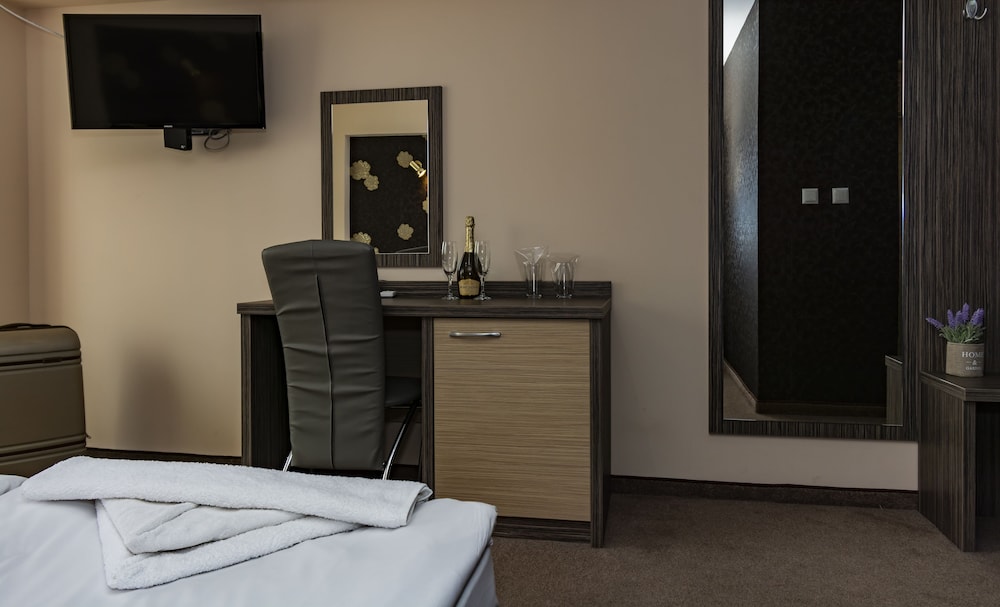 City Hotel 38/46