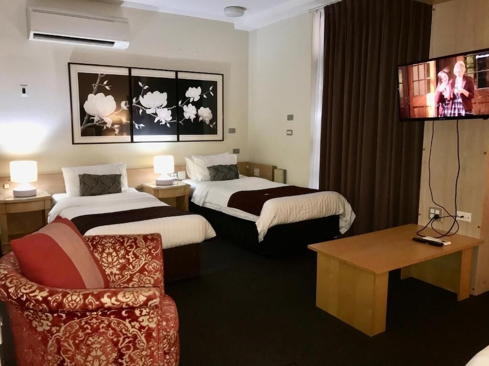 Mariners Court Hotel 37/55