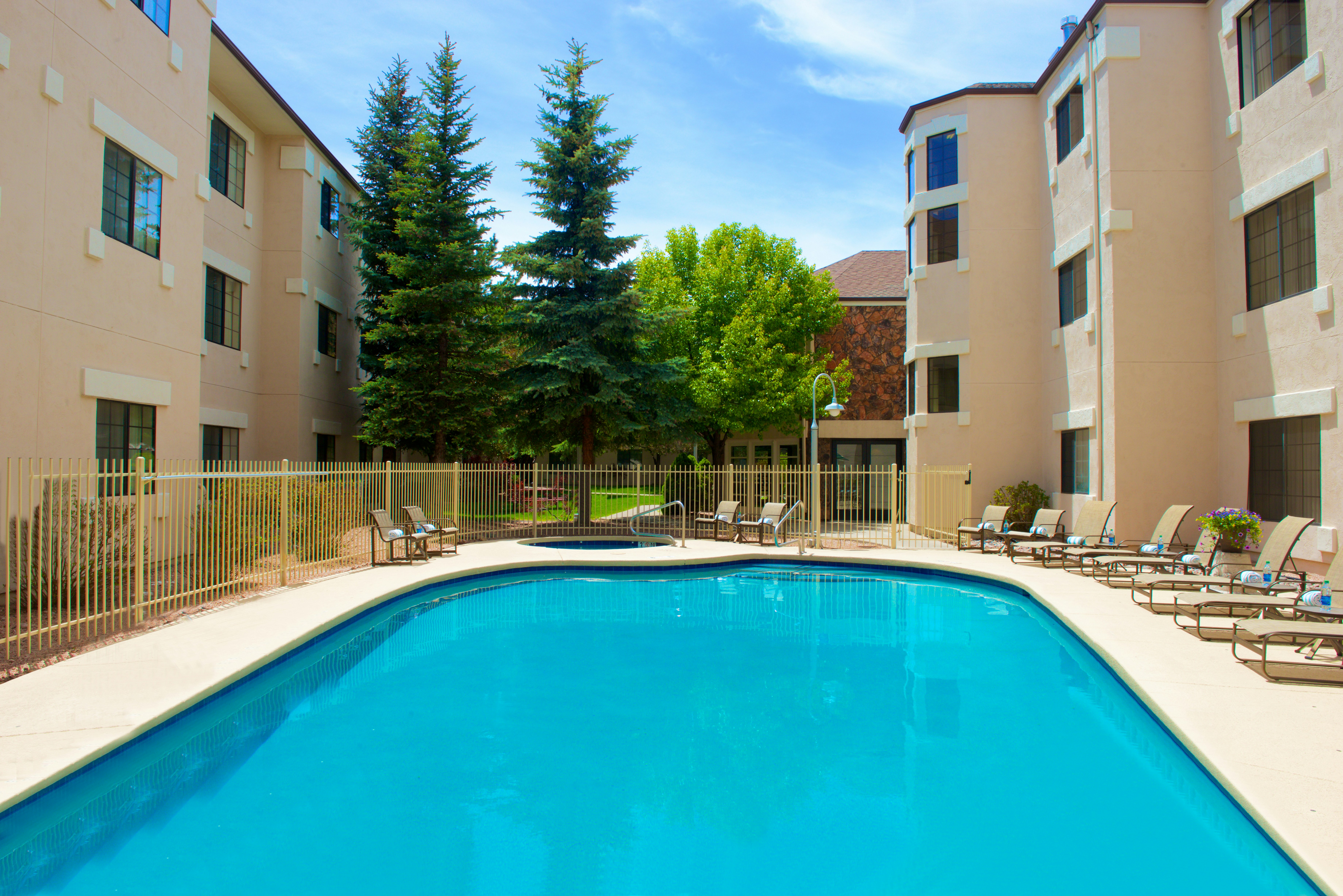 EMBASSY SUITES FLAGSTAFF 53/53