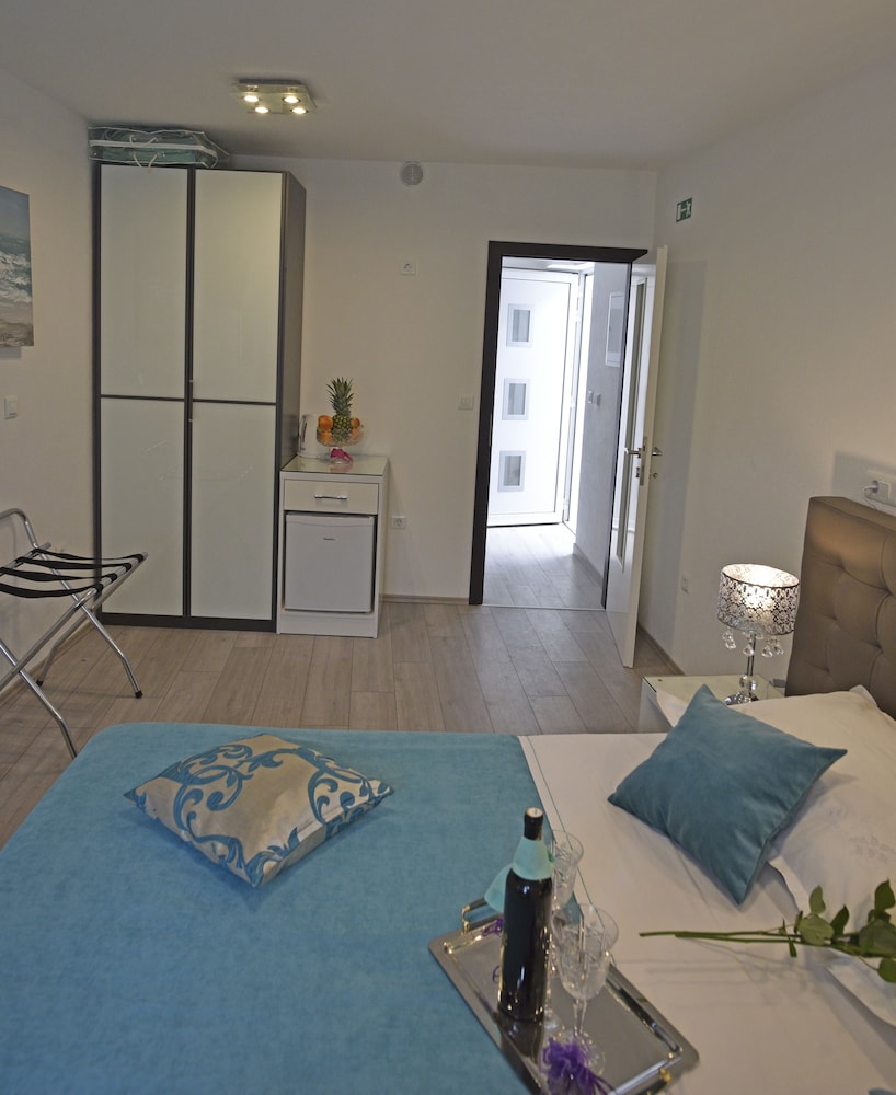 Kuzma Rooms 44/69