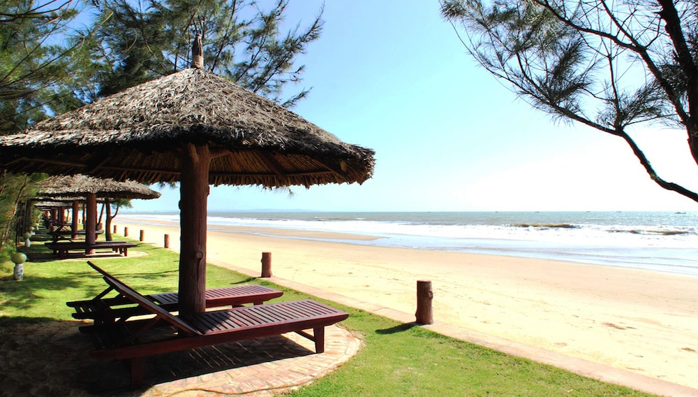 Golden Coast Resort And Spa 46/50