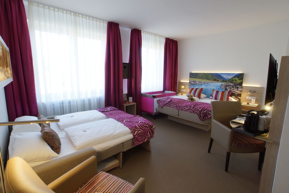 Hotel And Restaurant Edel Weiss Bremen 33/71