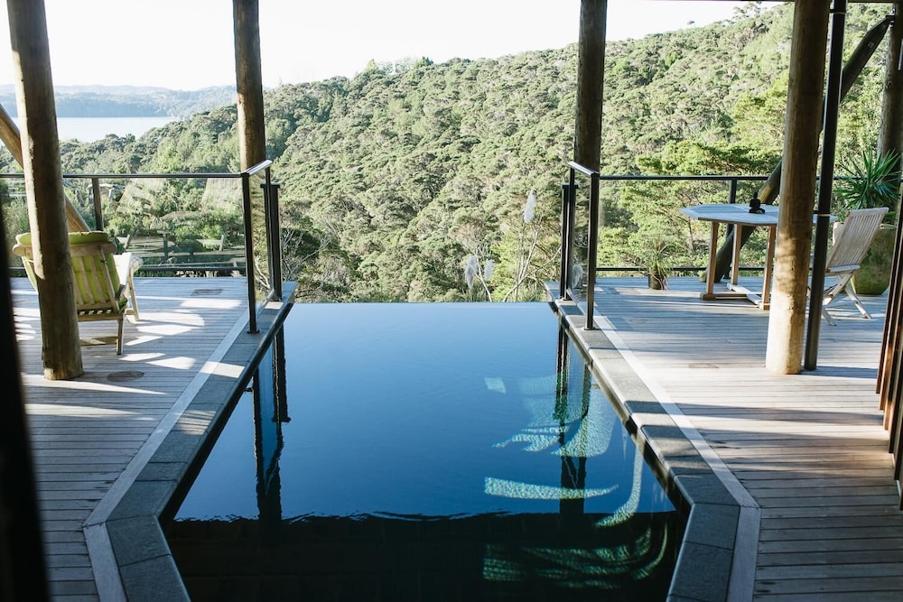 THE SANCTUARY AT BAY OF ISLANDS 15/28