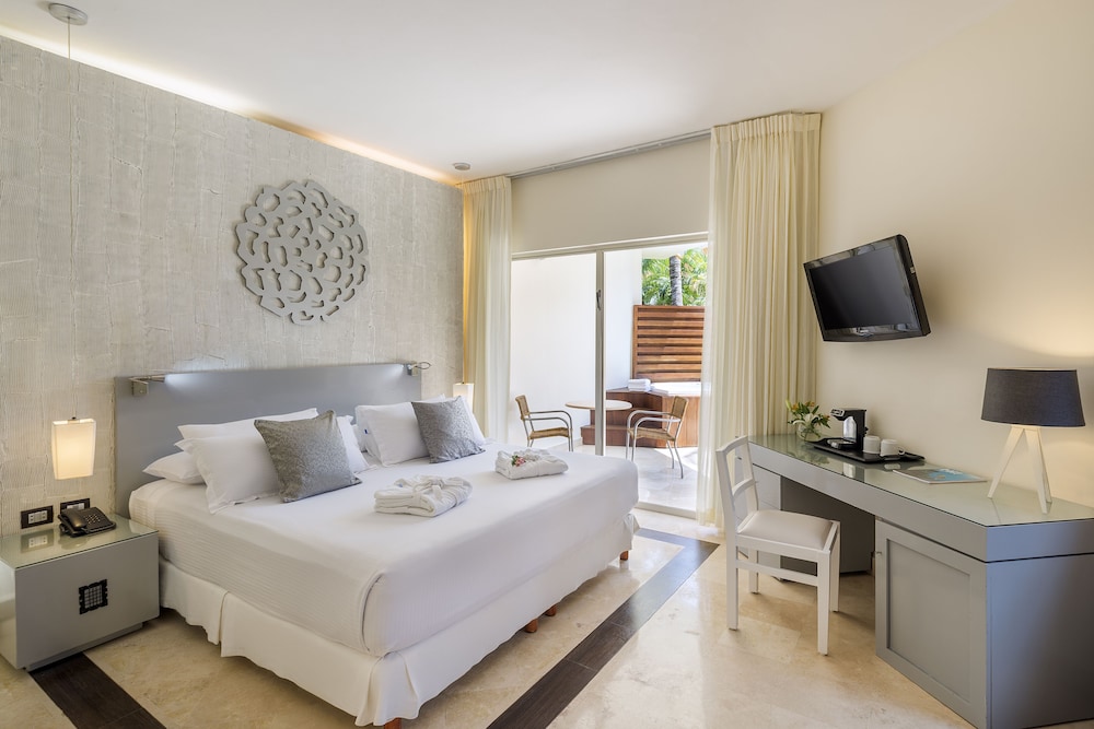 Junior Suite, Privilege, King Bed, Hot Tub