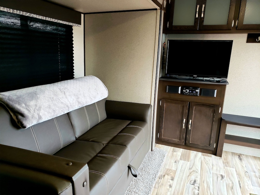 Grand Canyon RV Glamping 66/81