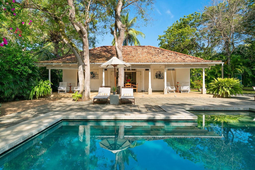 Taru Villas Mawella 44/50