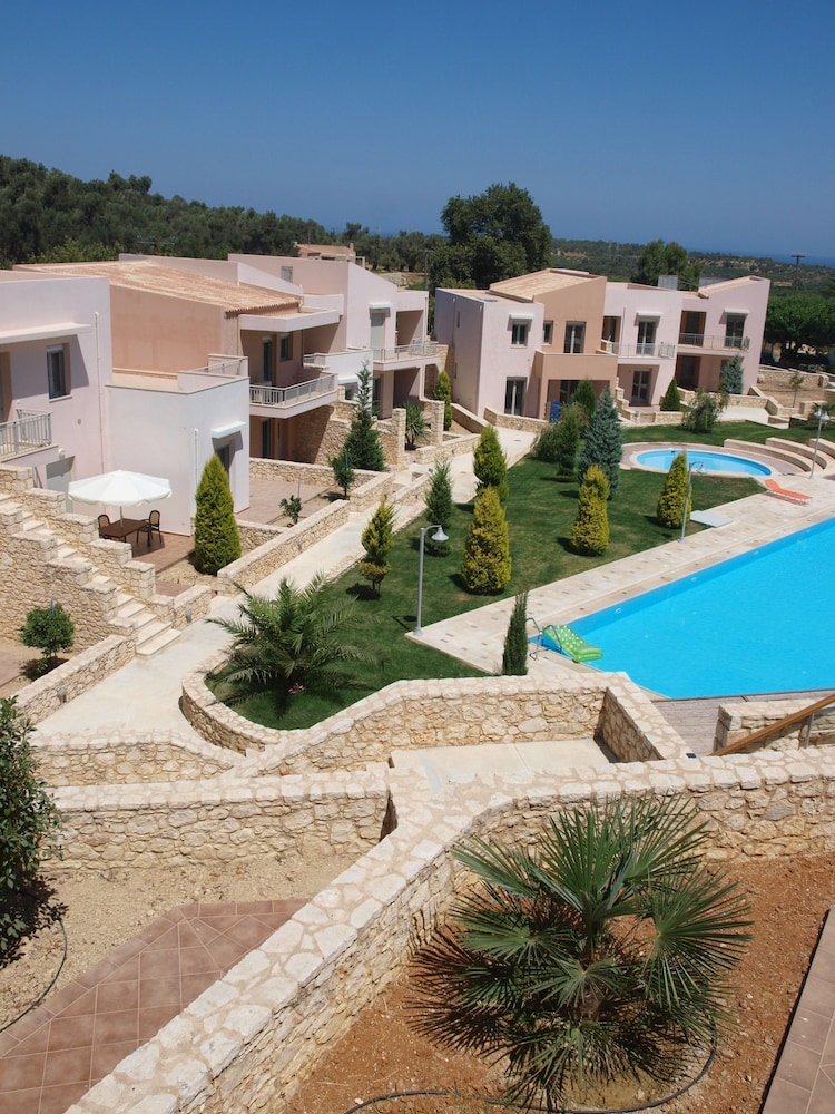 Loutra Resort 50/50