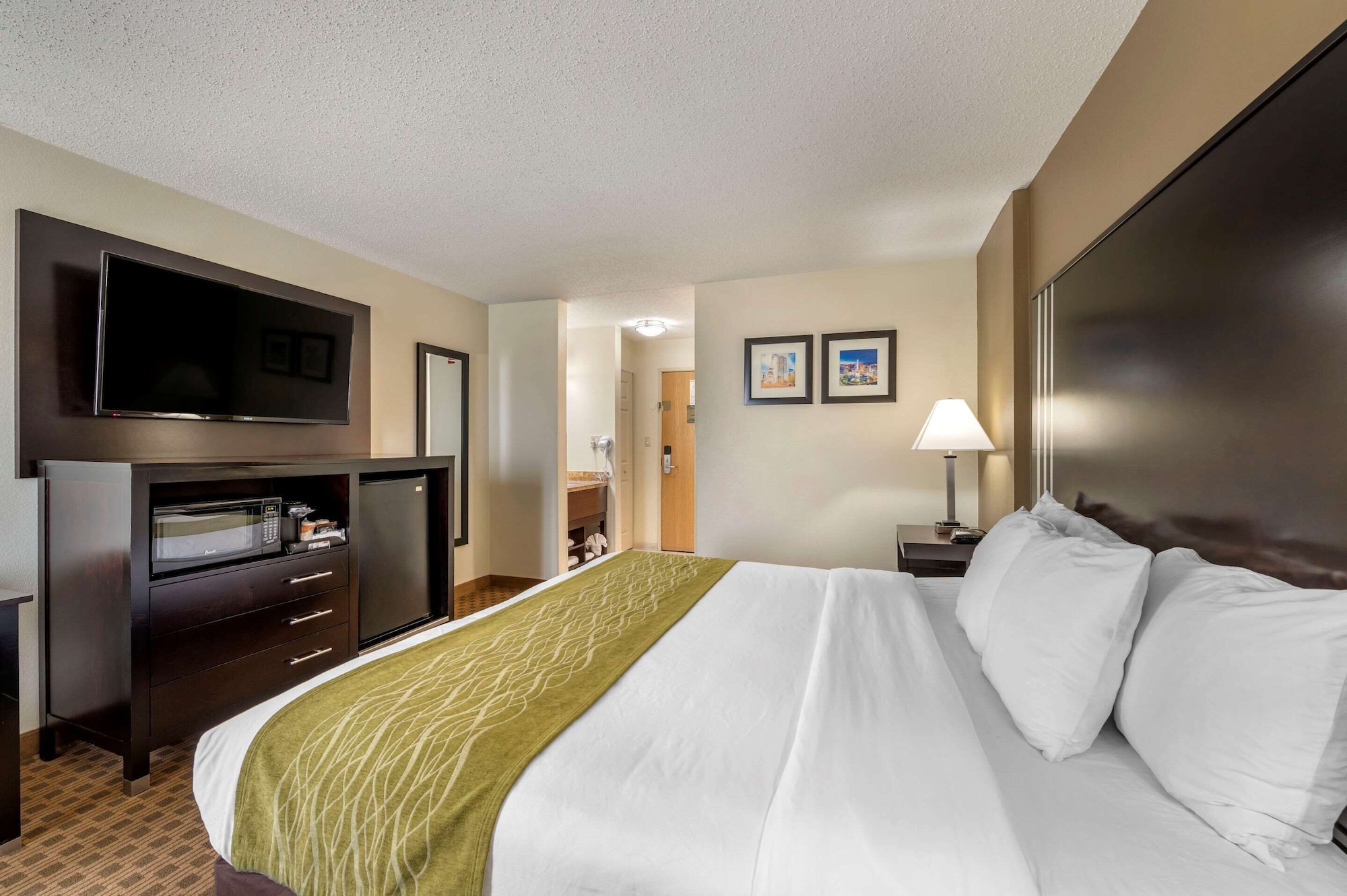 ROOM, KING BED, ACCESSIBLE