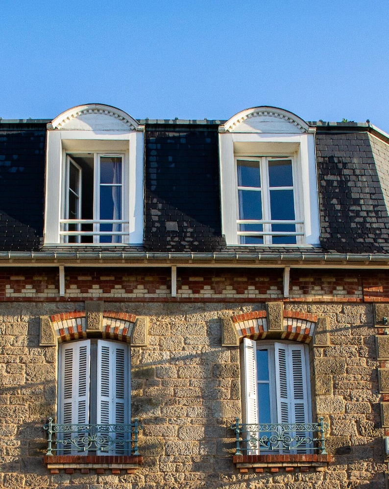 Hotel du Parc des Tourelles 2/50