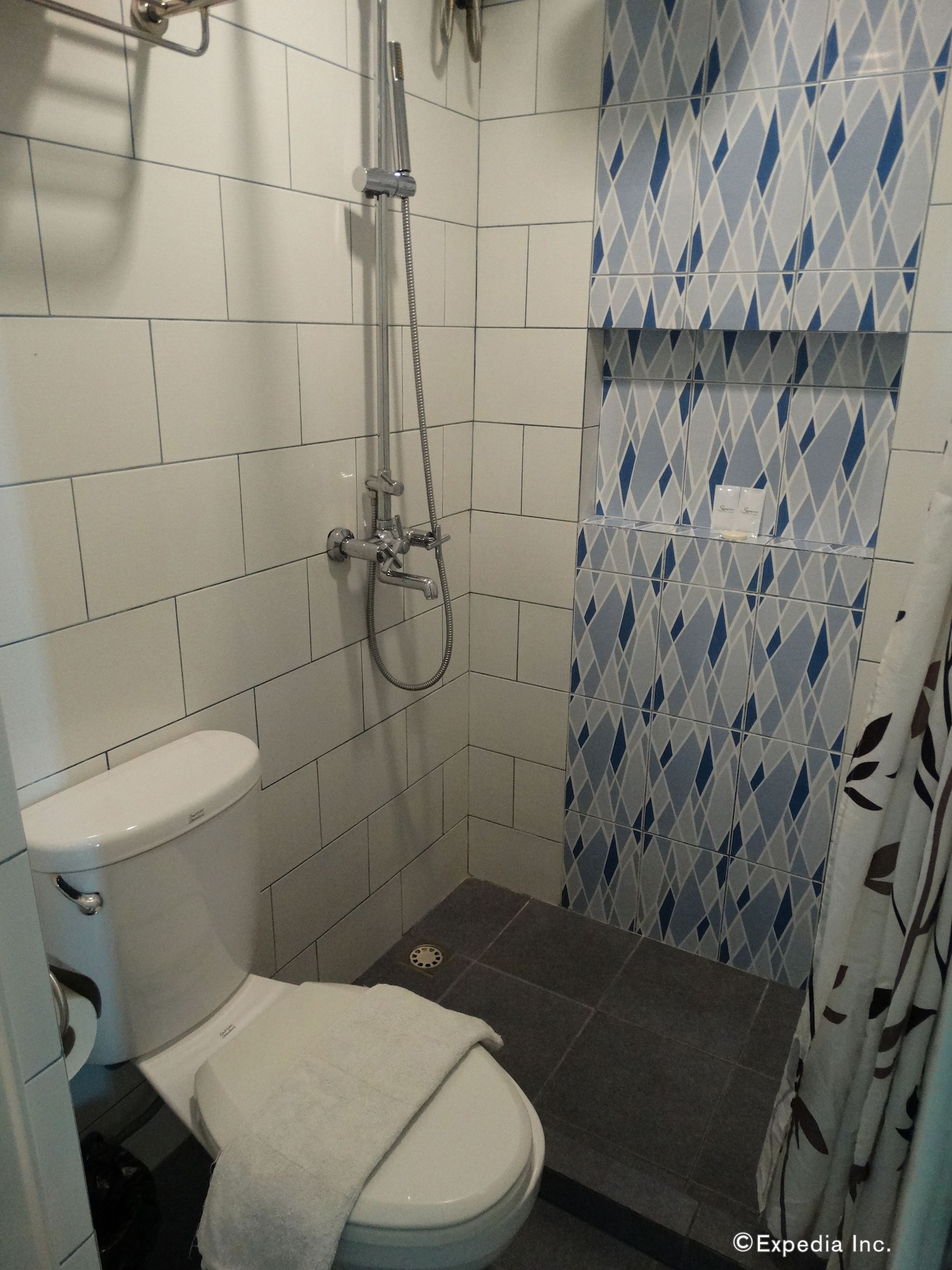 غرفة بسرير كينج، Leez Inn Malate 8/8