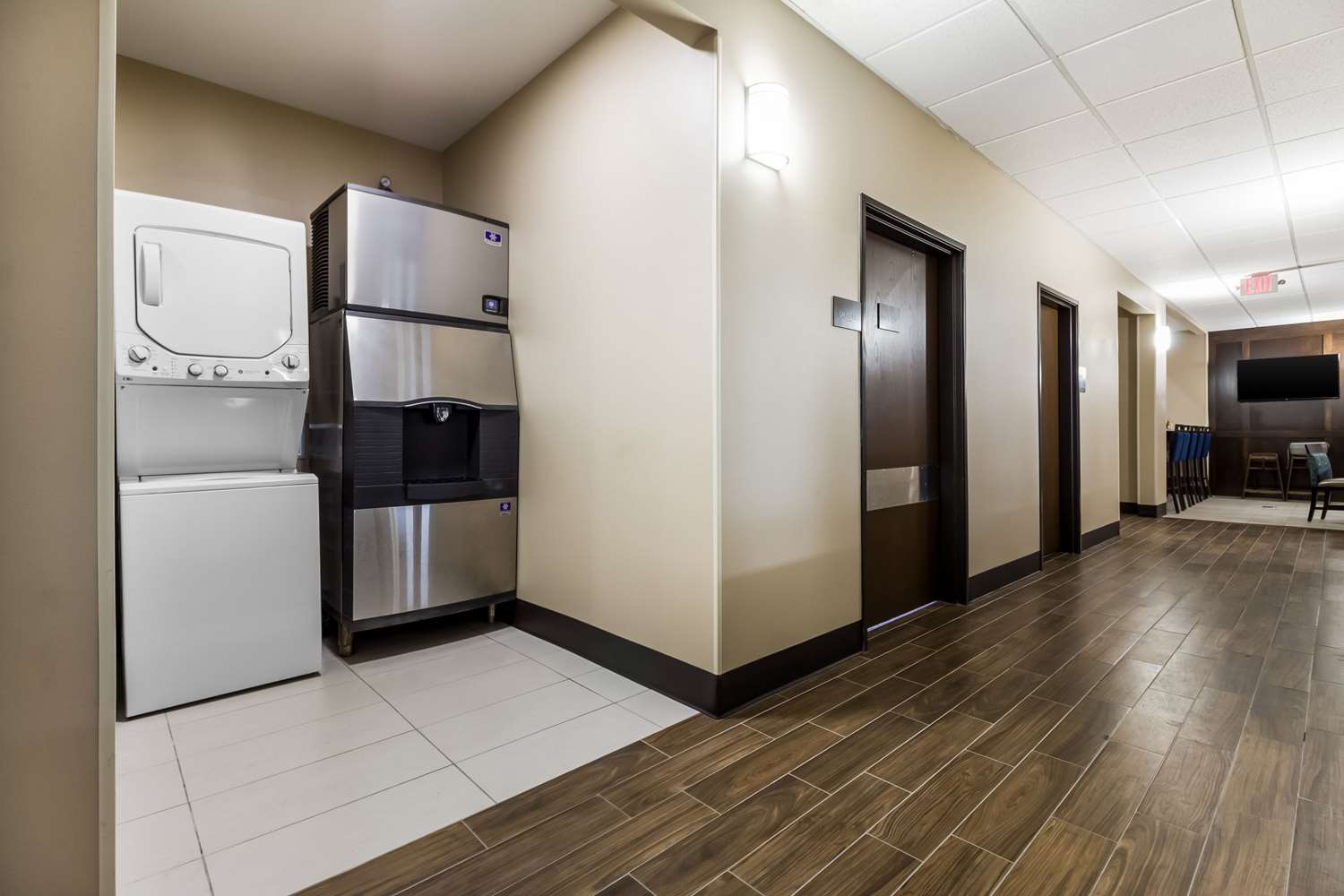Comfort Suites Sioux Falls Mall District SD 20/32