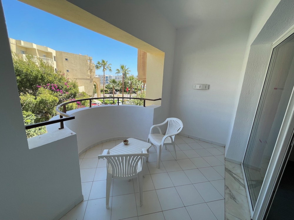 Marina Palace 38/69