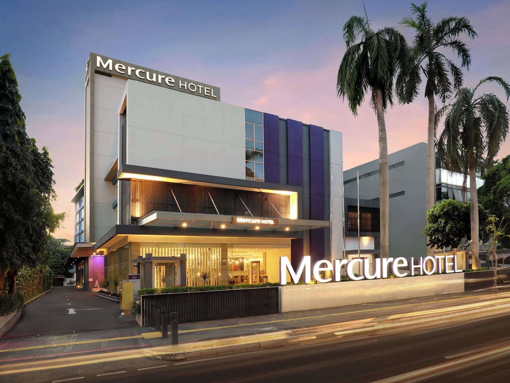 MERCURE JAKARTA CIKINI 1/50