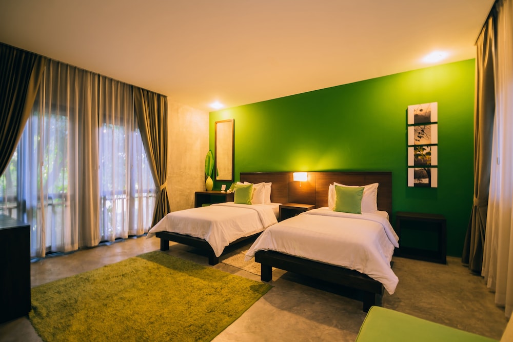 DELUXE, TWIN BEDS