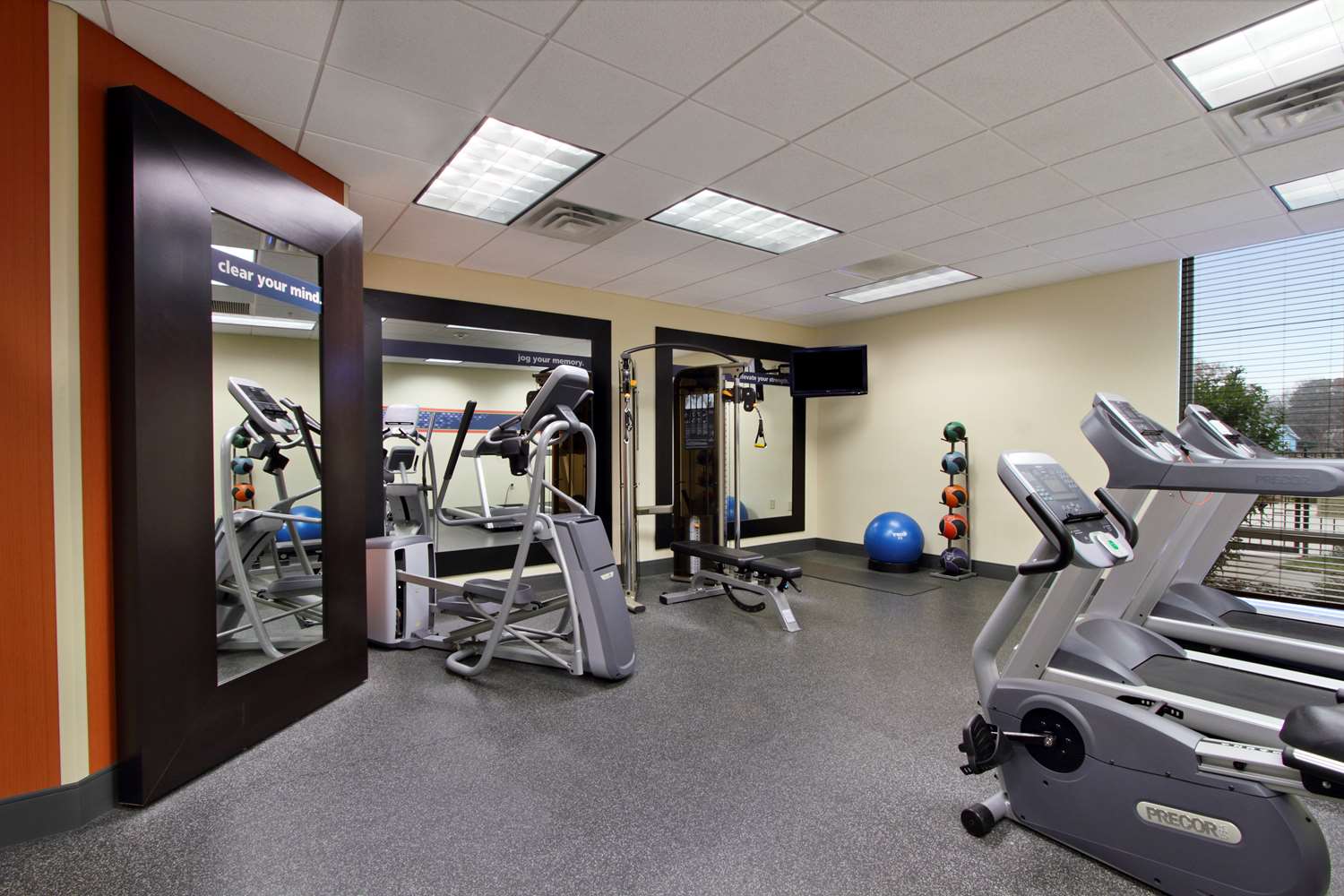 Hampton Inn Suites Exmore Eastern Shore 25/42