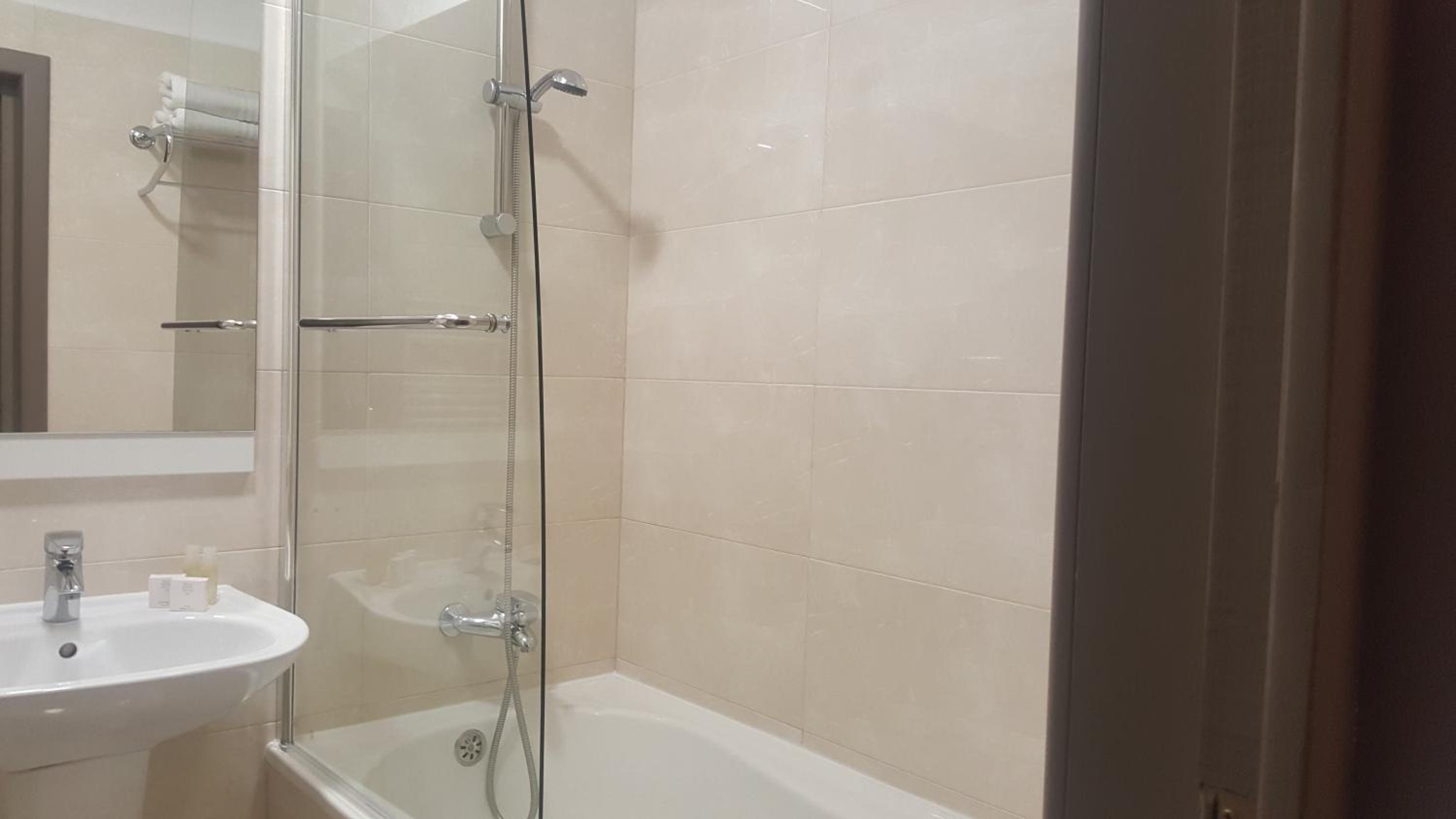غرفة بسريرين منفصلين، Dumbrava Hotel 9/10