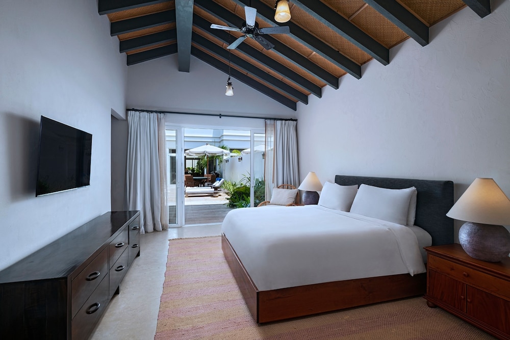 3 Bedrooms, Villa, 3 King Beds, Beach Front, Sofa