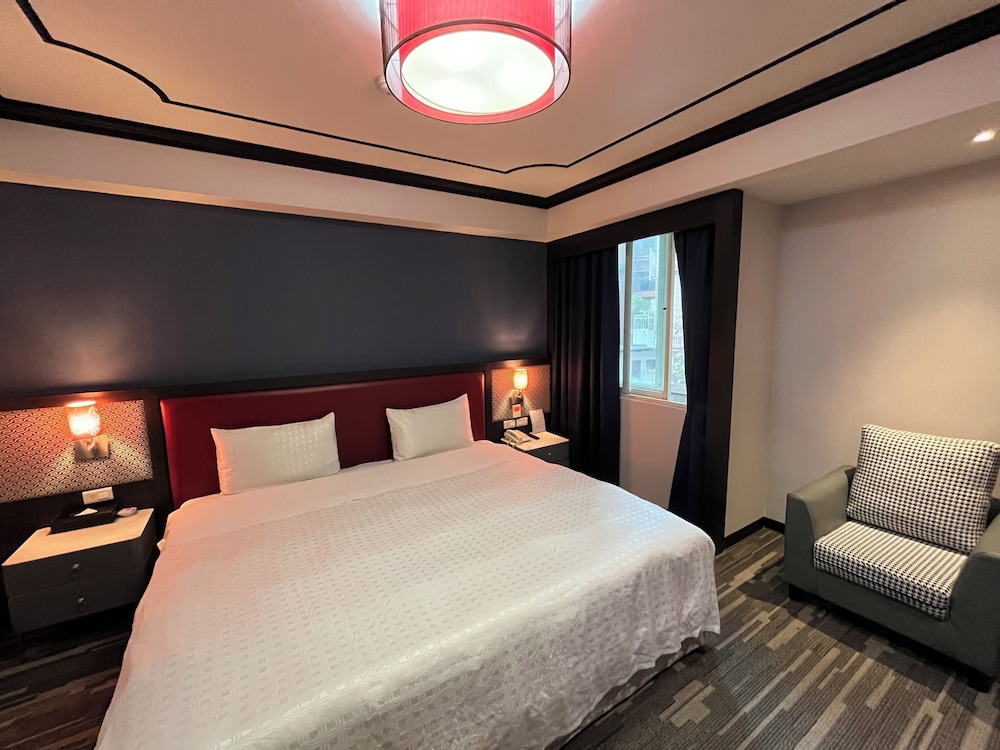 Grace Hotel 25/50