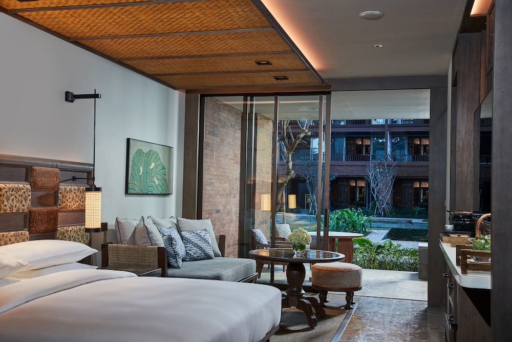 Room, Twin Beds, Lagoon Access