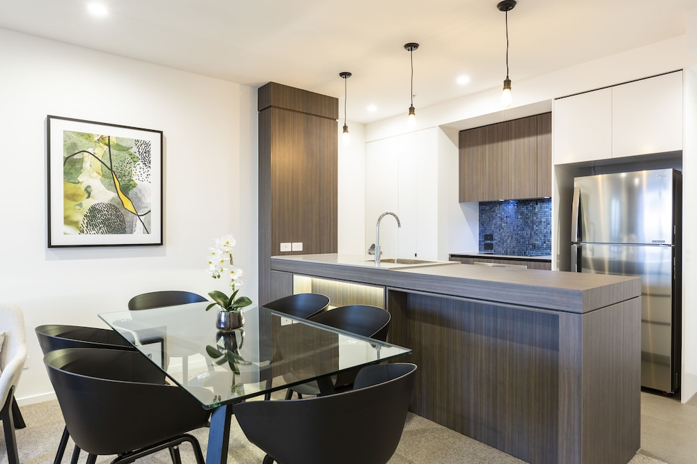 Qube Broadbeach 36/50