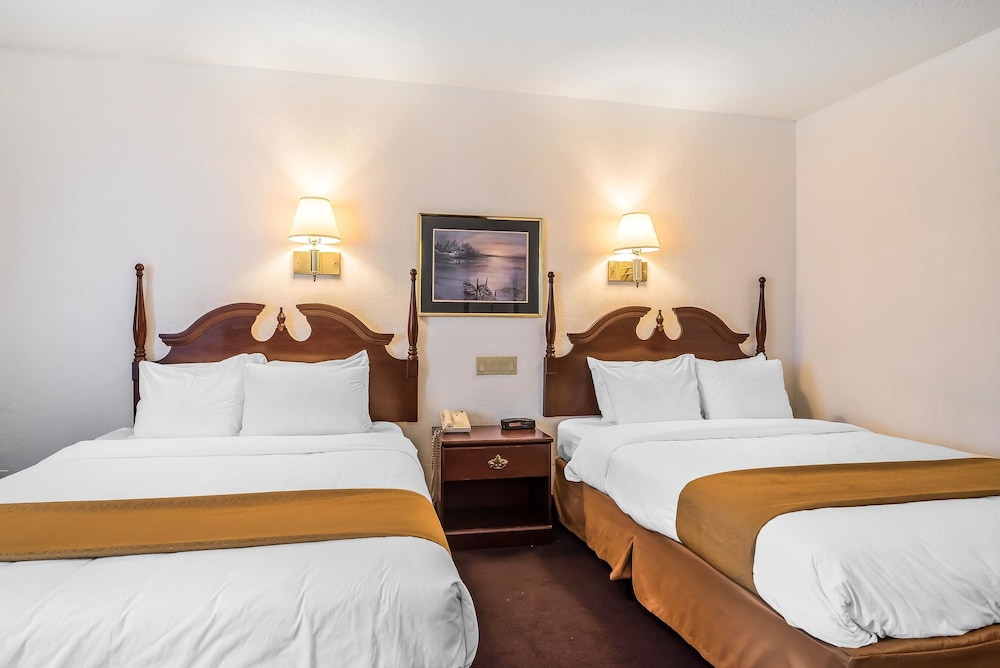 Quality Inn & Suites Albany Airport 9/36