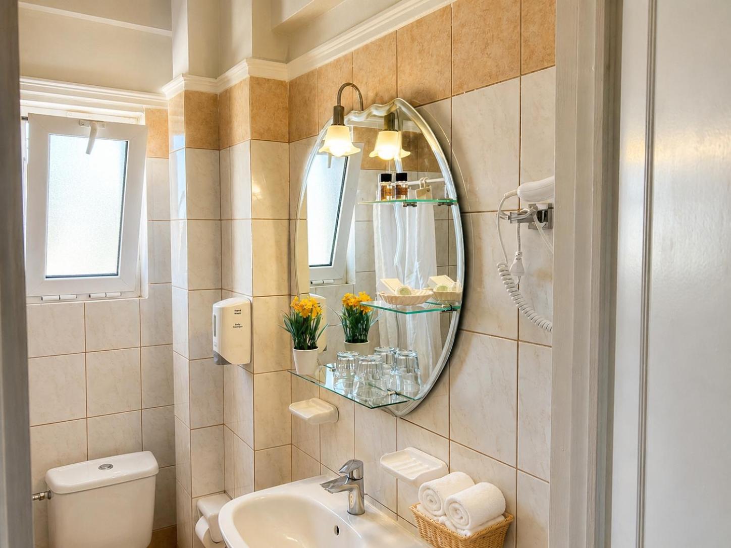 Brati Beach Hotel 55/56