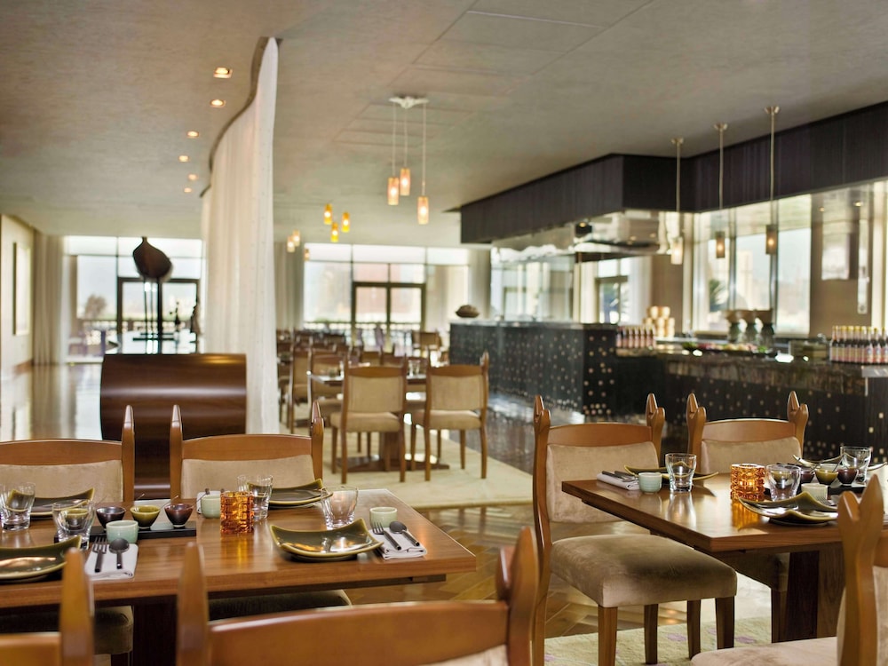Grand Hyatt Doha Hotel and Villas 49/65