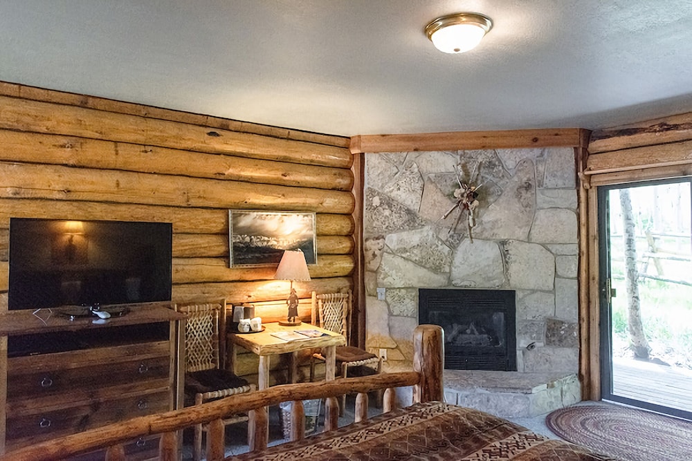 Daniels Summit Lodge 7/50