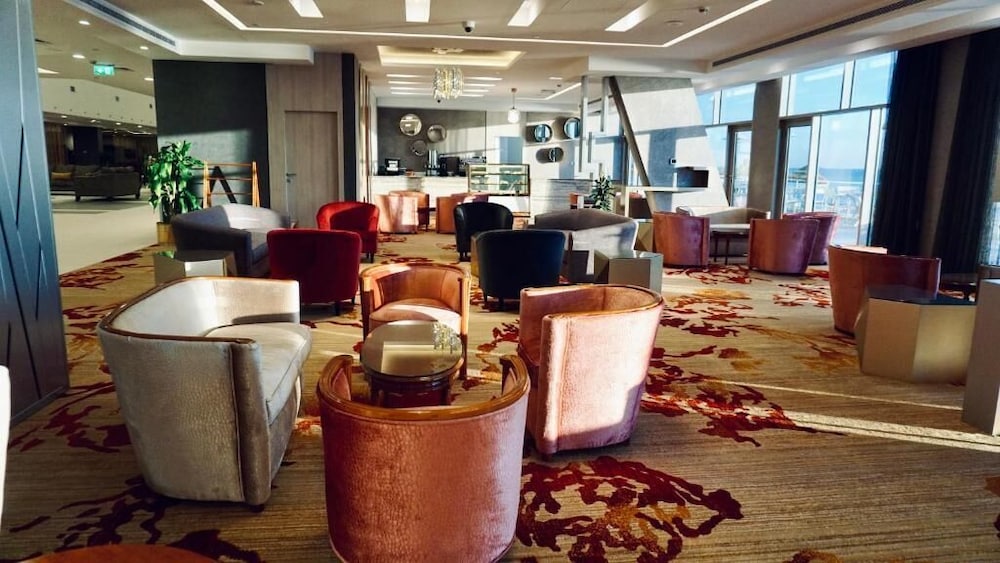 Al Kout Beach Hotel 32/36