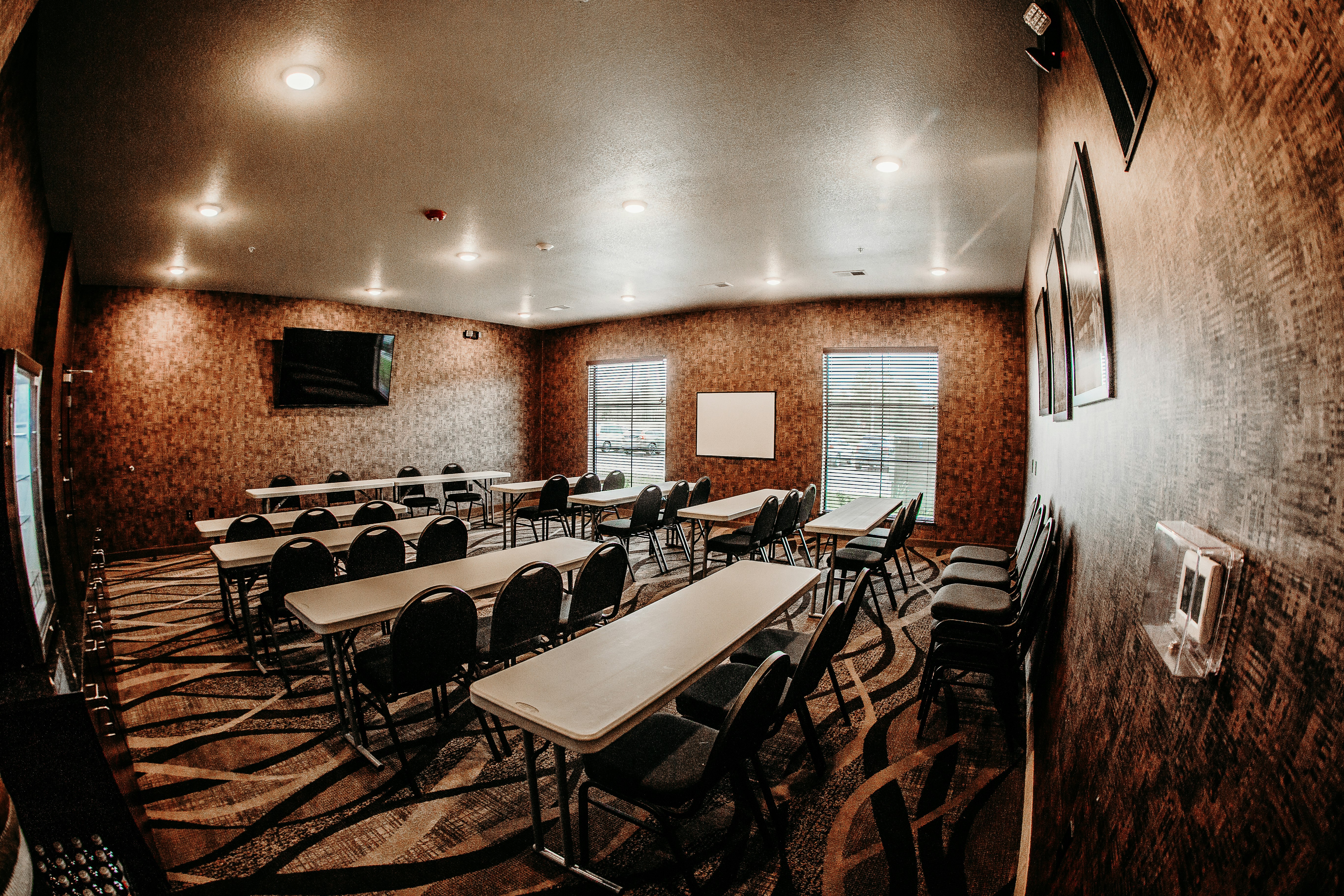 Cobblestone Hotel & Suites International Falls 23/29