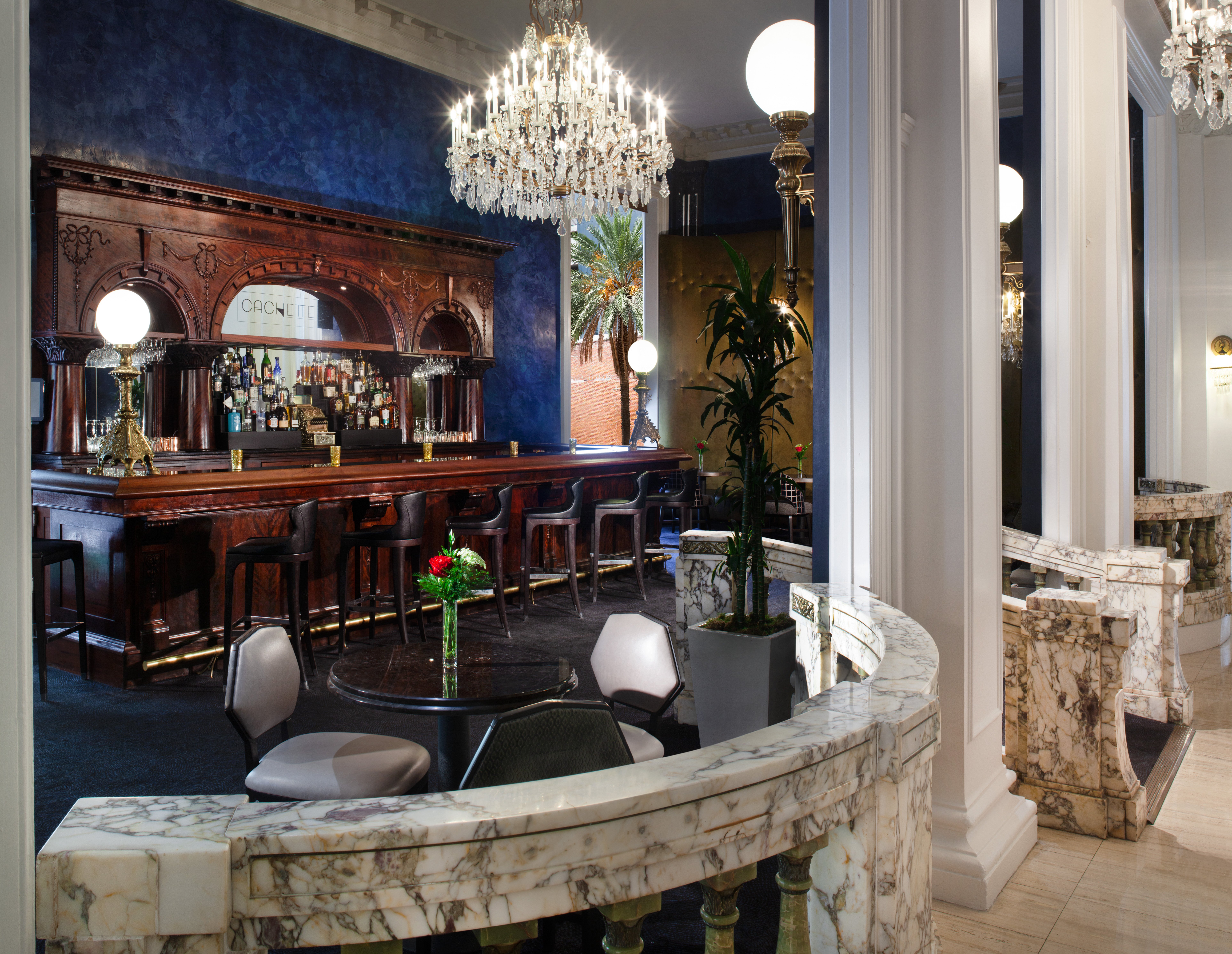 Le Pavillon Hotel 10/77