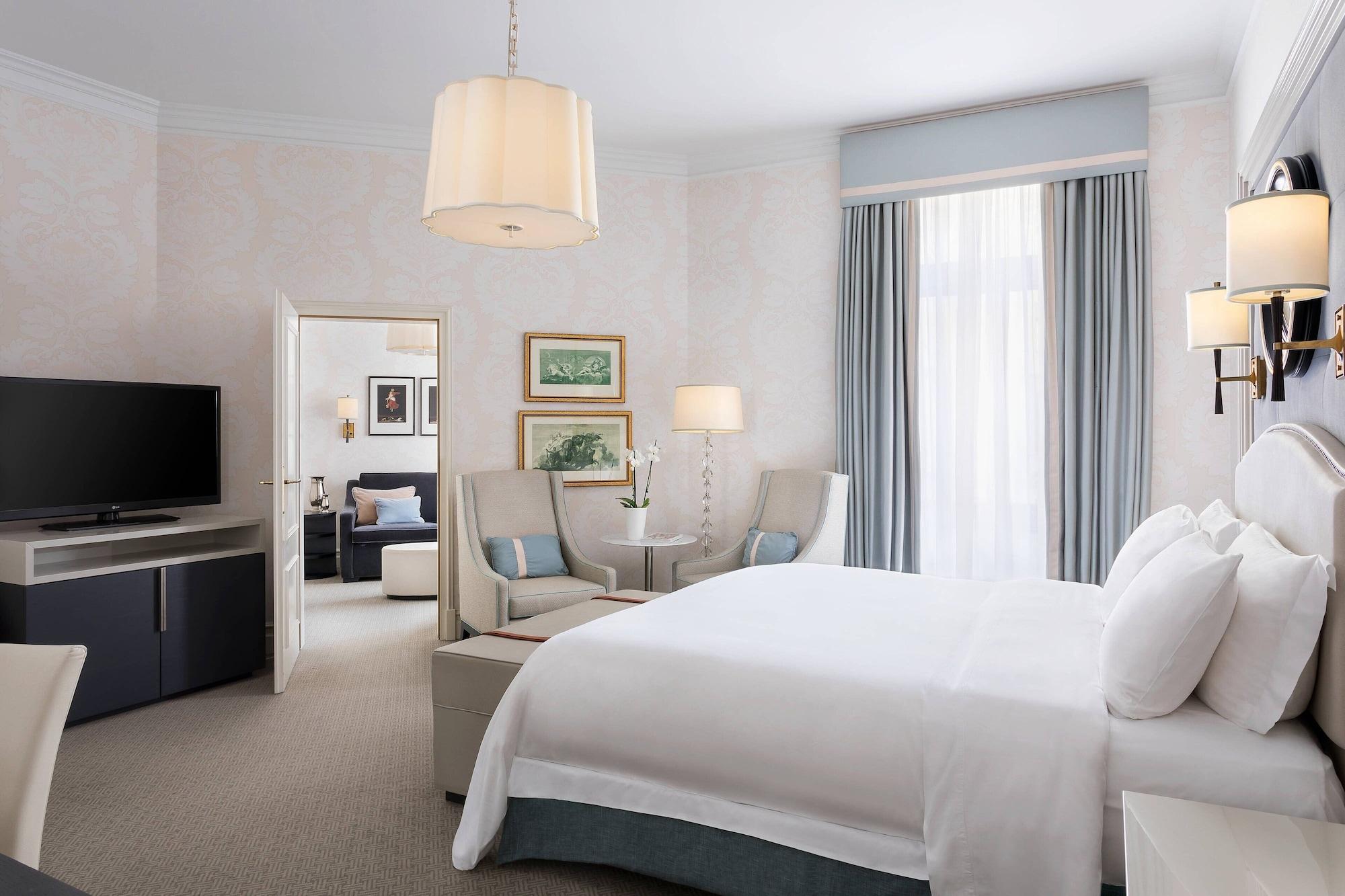 جناح جونيور بإطلالة على الفناء بغرفة نوم واحدة، Hotel Bristol A Luxury Collection Hotel Warsaw 2/3