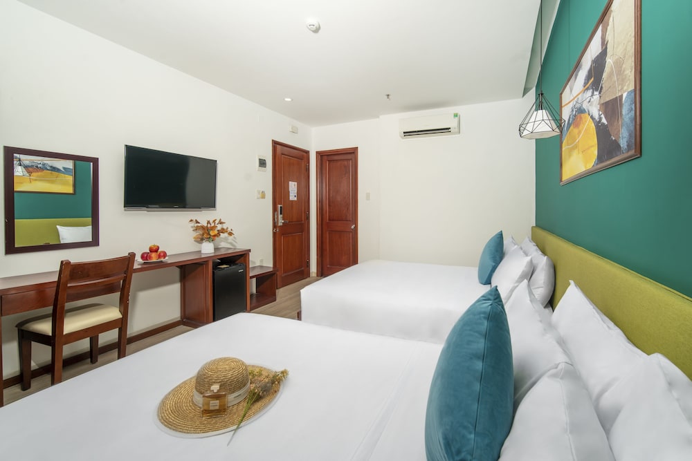 May Beach Hotel 35/43