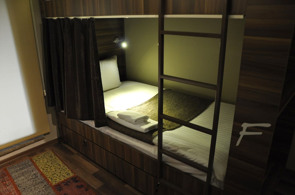 Juliet Rooms & Kitchen 15/36