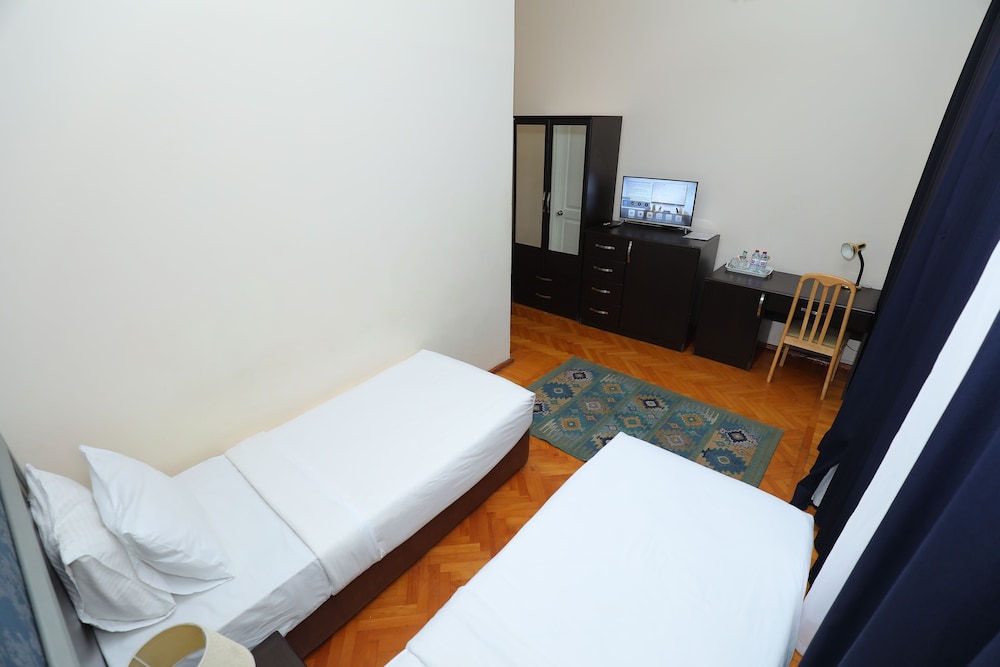 Azcot Hotel 27/45