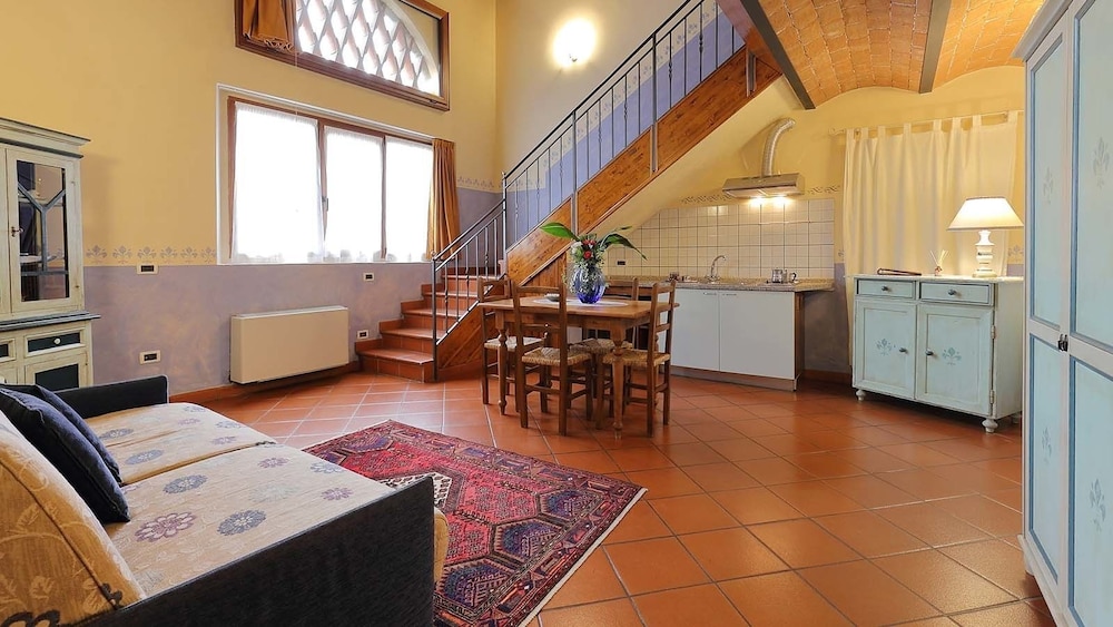 Borgo Di Villa Castelletti 42/62