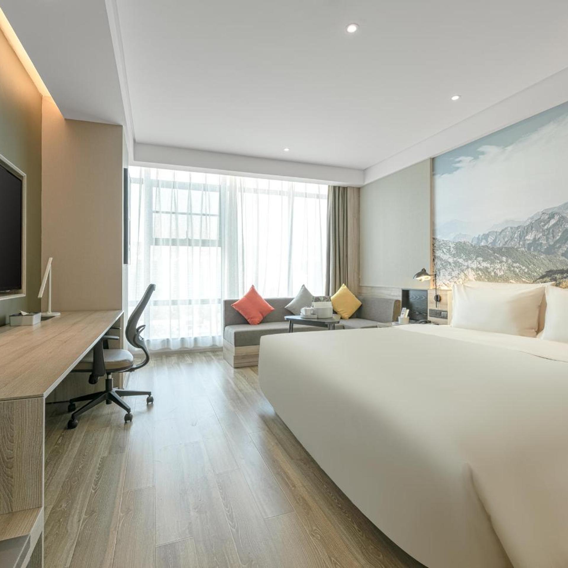 Atour Hotel (Baoji Administration Center, High-speed Railway South Station) 14/51