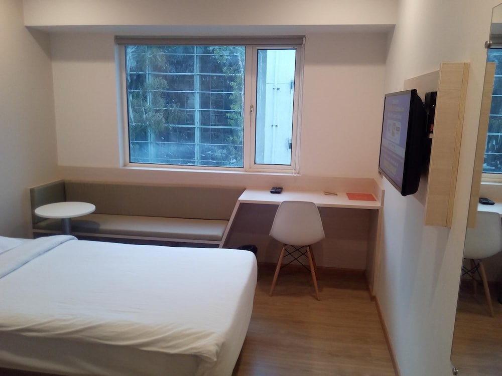 Ginger Pune Pimpri 24/30