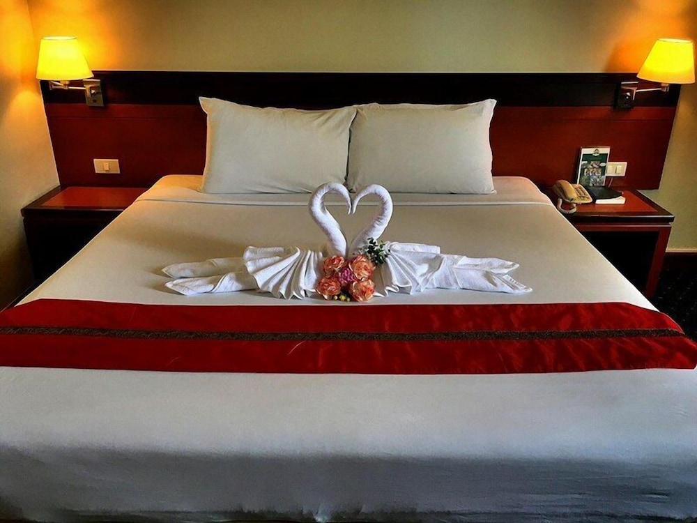 Hadyai Golden Crown Hotel 25/58