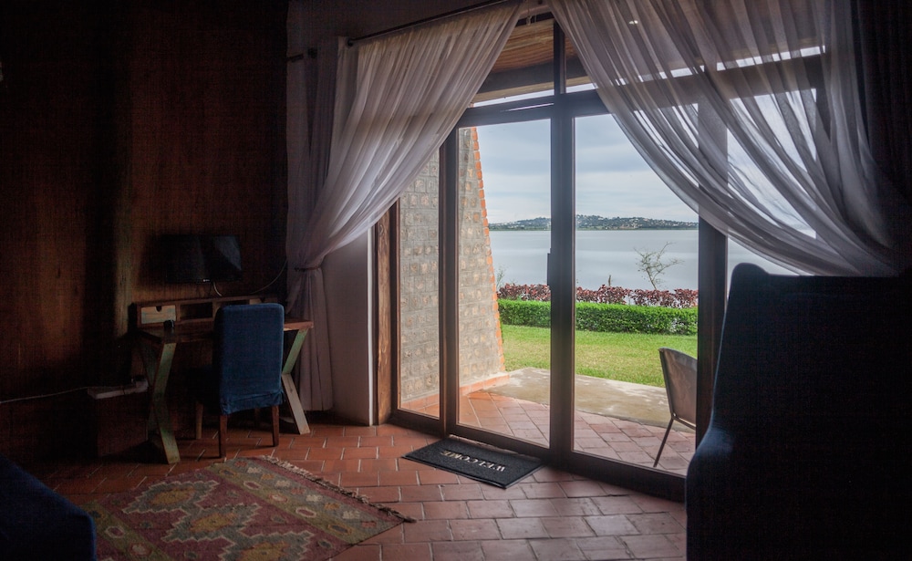 Buvi Lodge 22/50