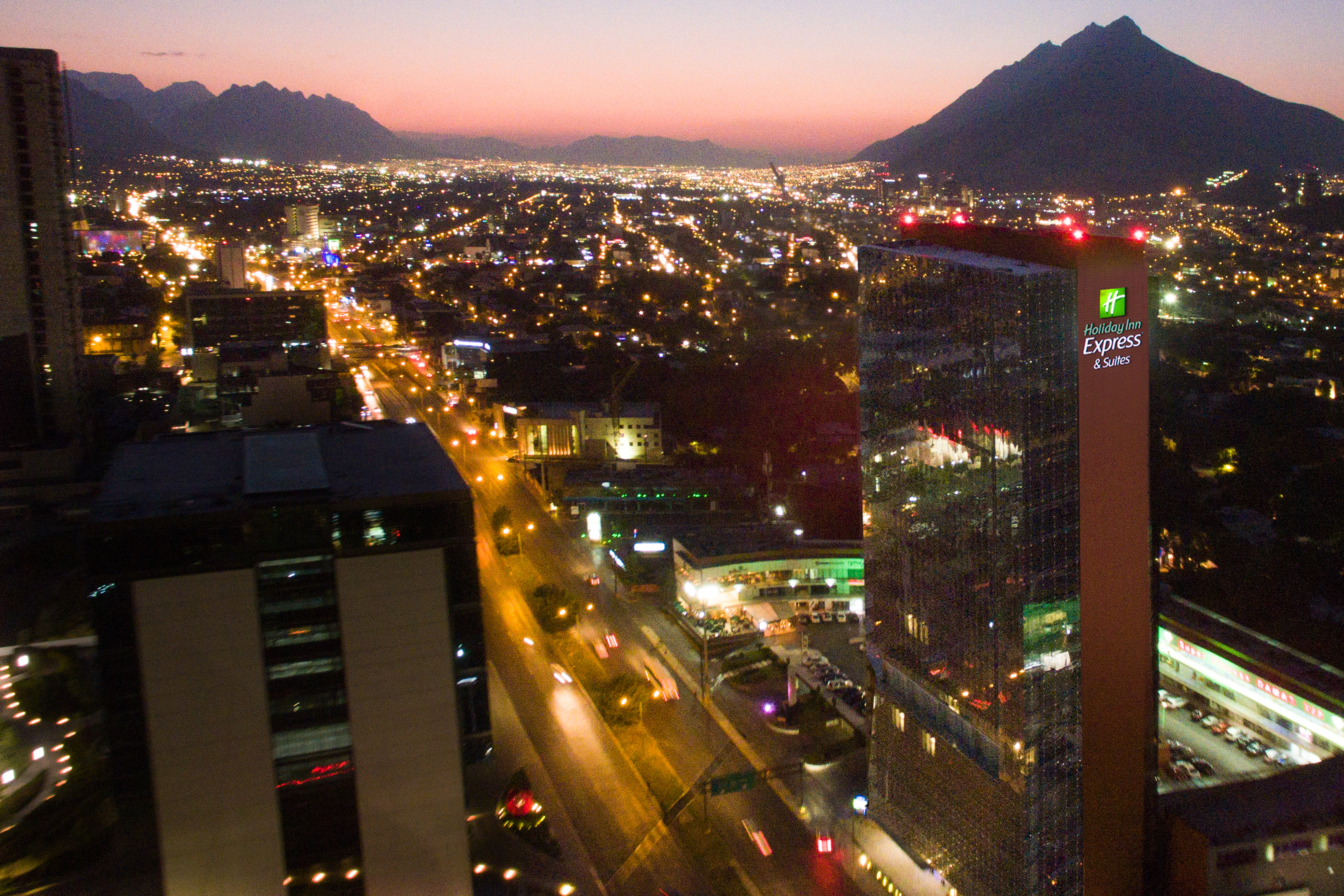 Holiday Inn Express Suites Monterrey Valle 3/74