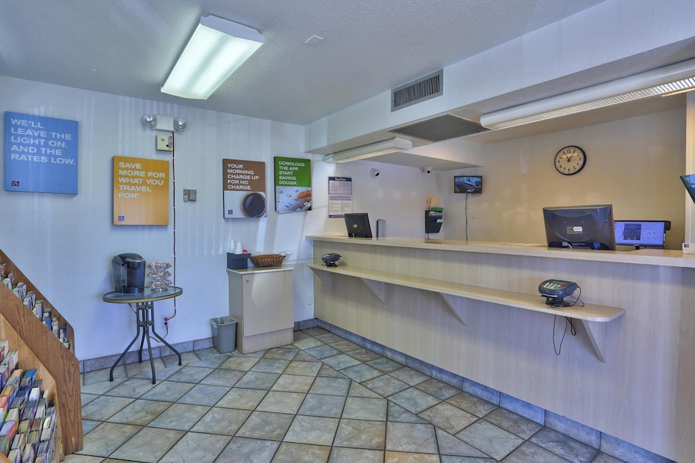 Motel6 Kingman, AZ - Route 66 East 9/63