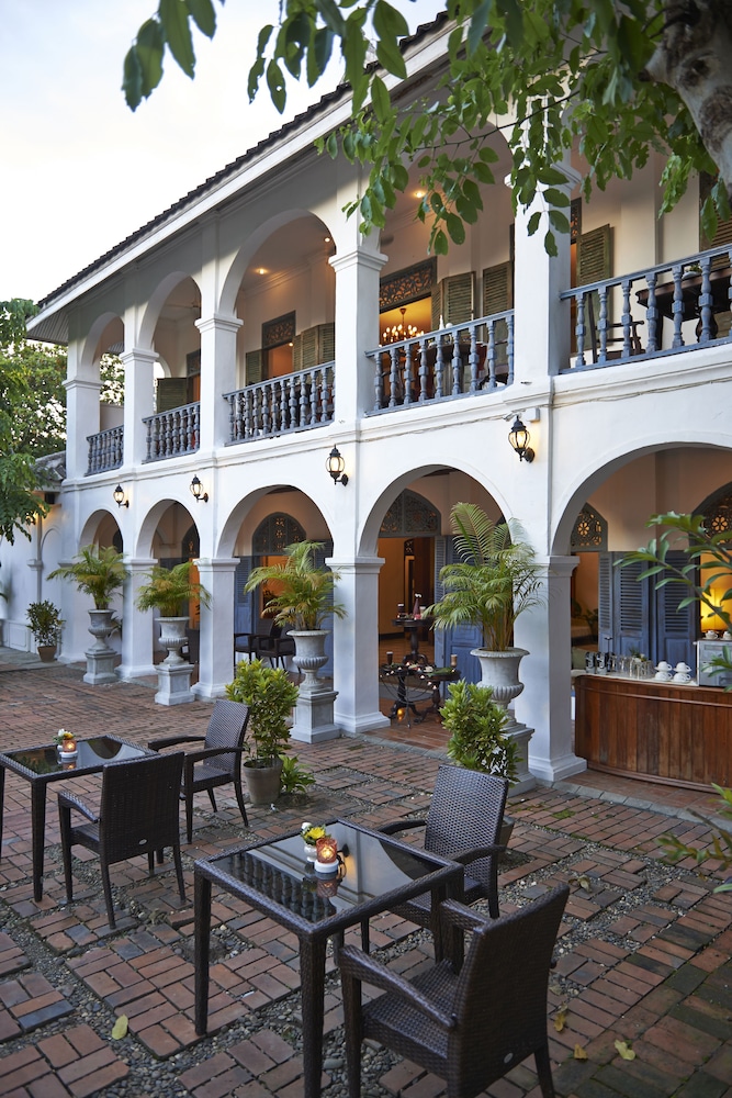 VILLA SANTI HOTEL 3/32