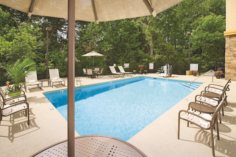 La Quinta Inn Suites Smyrna 20/45