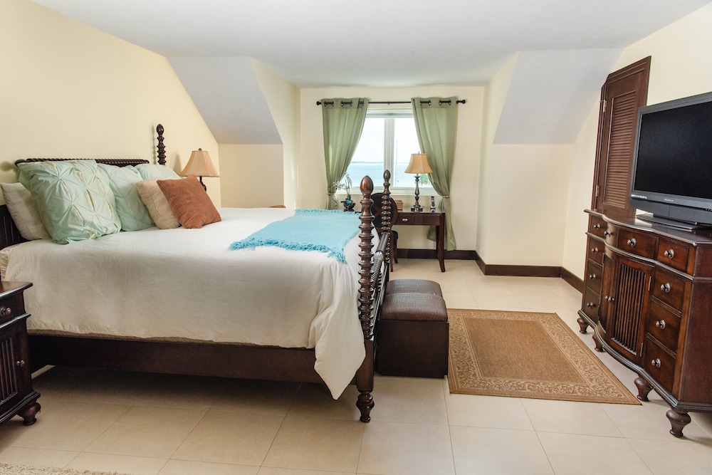 Abaco Beach Resort At Boat Harbor 38/100