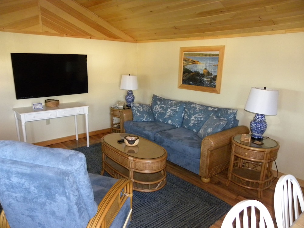 Colonial Gables Oceanfront Village 46/72