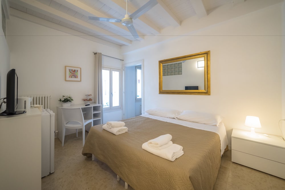 ECONOMY, DOUBLE BED