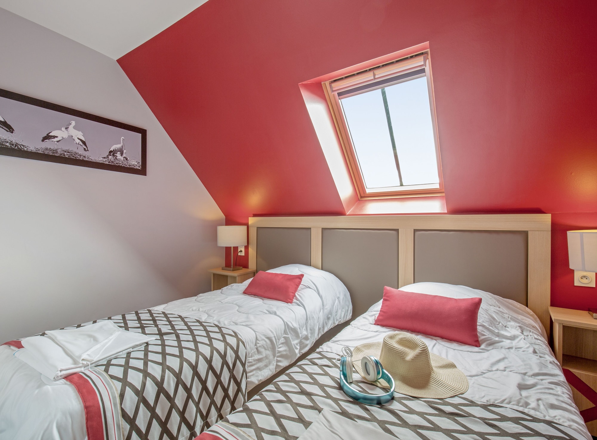1 BEDROOM, DUPLEX, APARTMENT